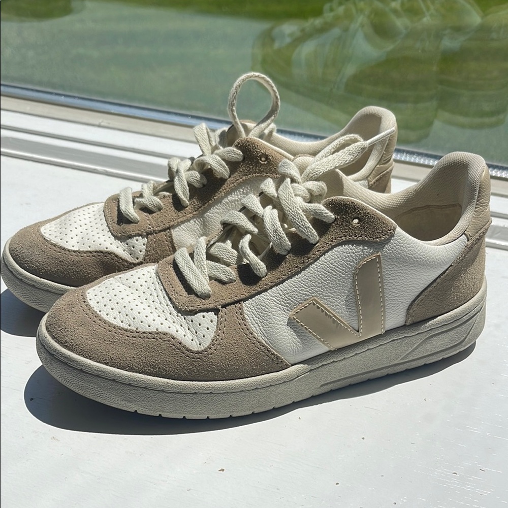 Veja Women's Athletic Shoes - White and Tan